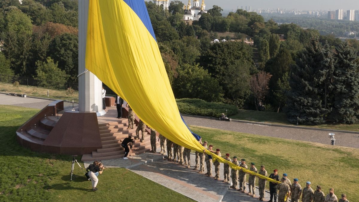 Ukrajina slaví nezávislost. Netradičně okázale